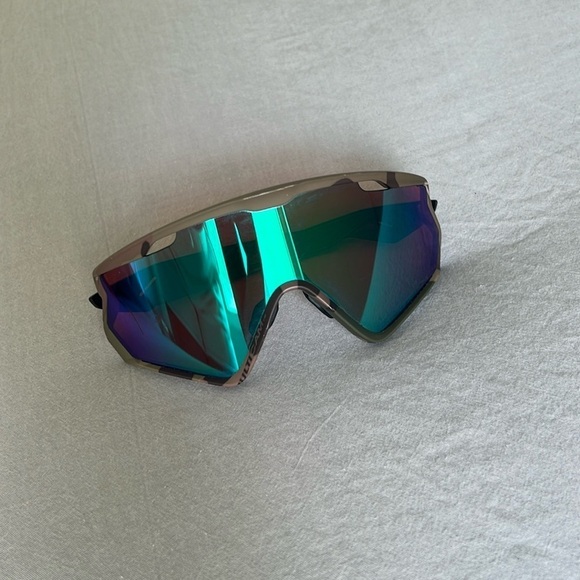 Oakley Other - Oakley Wind Jacket 2.0 Sunglasses